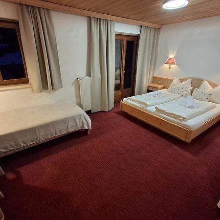 Pension Razil Ladis Exterior photo