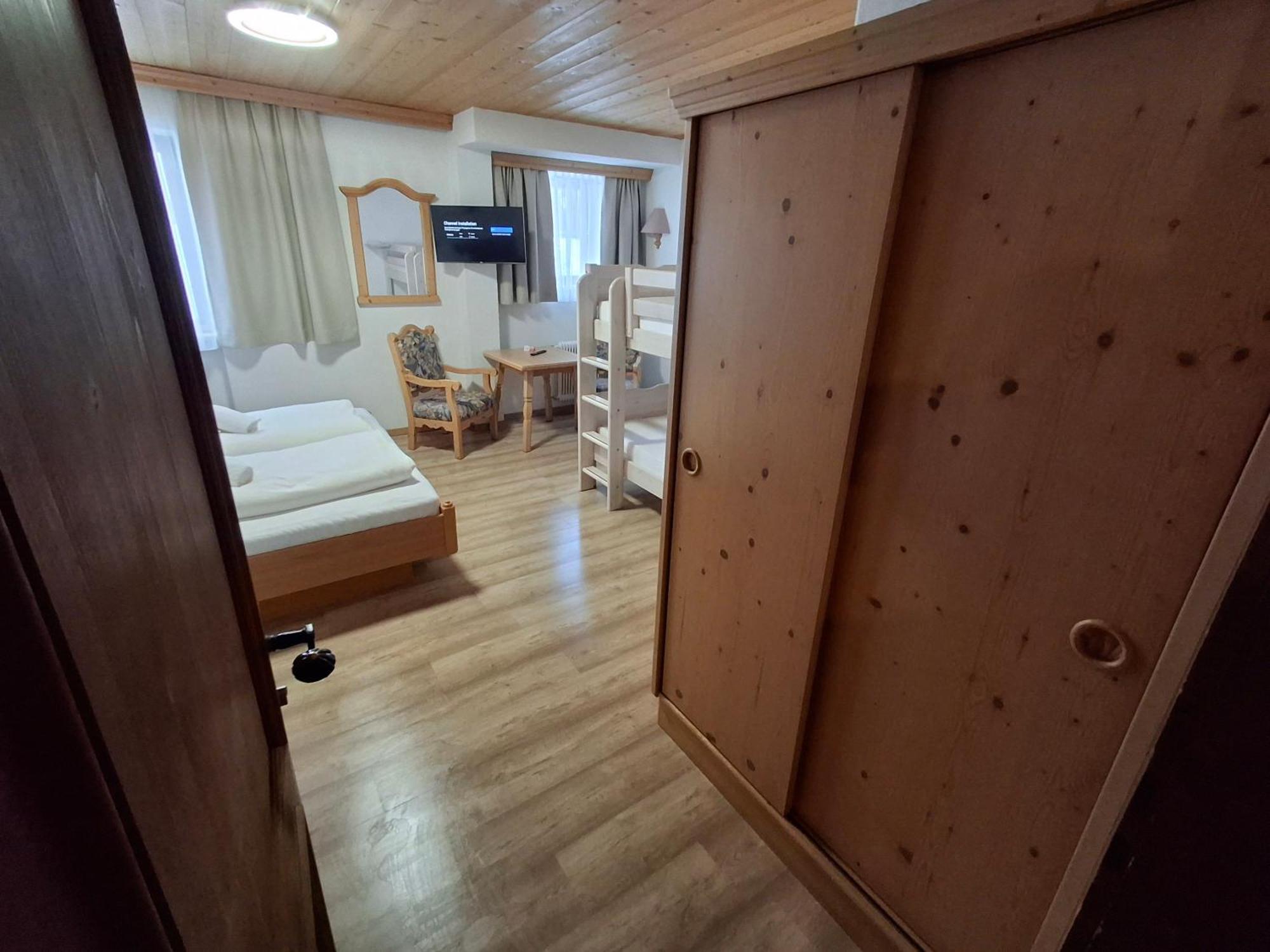 Pension Razil Ladis Exterior photo